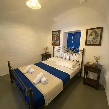 My Grandmams House Est 1821 Hotel Firostefani